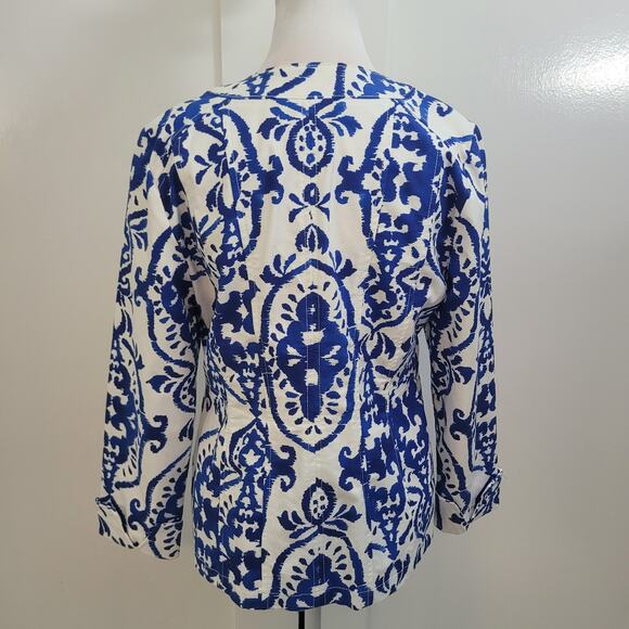 Chico's Size 0 Indigo Ink Alicia jacket Blue White Print Lightweight Clasp Close - Picture 3 of 9
